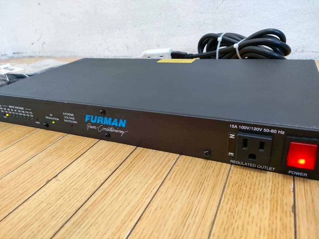 FURMAN ニッタート AR-1215J 安定化電源です。です。
