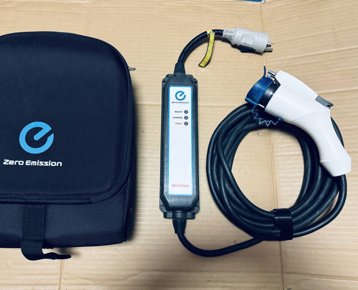 日産リーフ充電ケーブル3NK5E 収納ケース付き　⑧