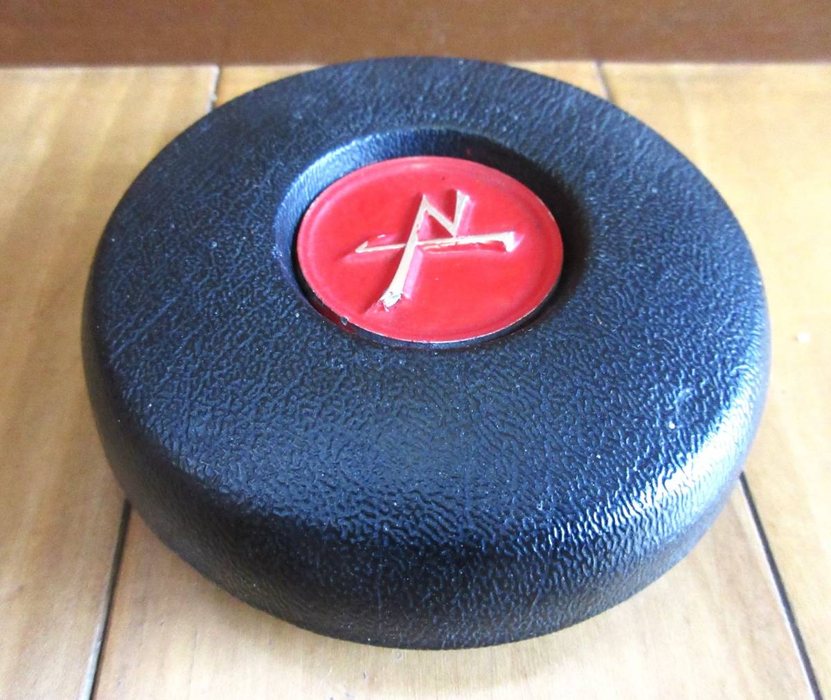 ★ハコスカホーンパッド４８４３０－Ａ０２００純正中古品★PGC10 ケンメリ 432 S20★検索 510 B110 B310 S30 GC10 GC110 S31 S130 ★