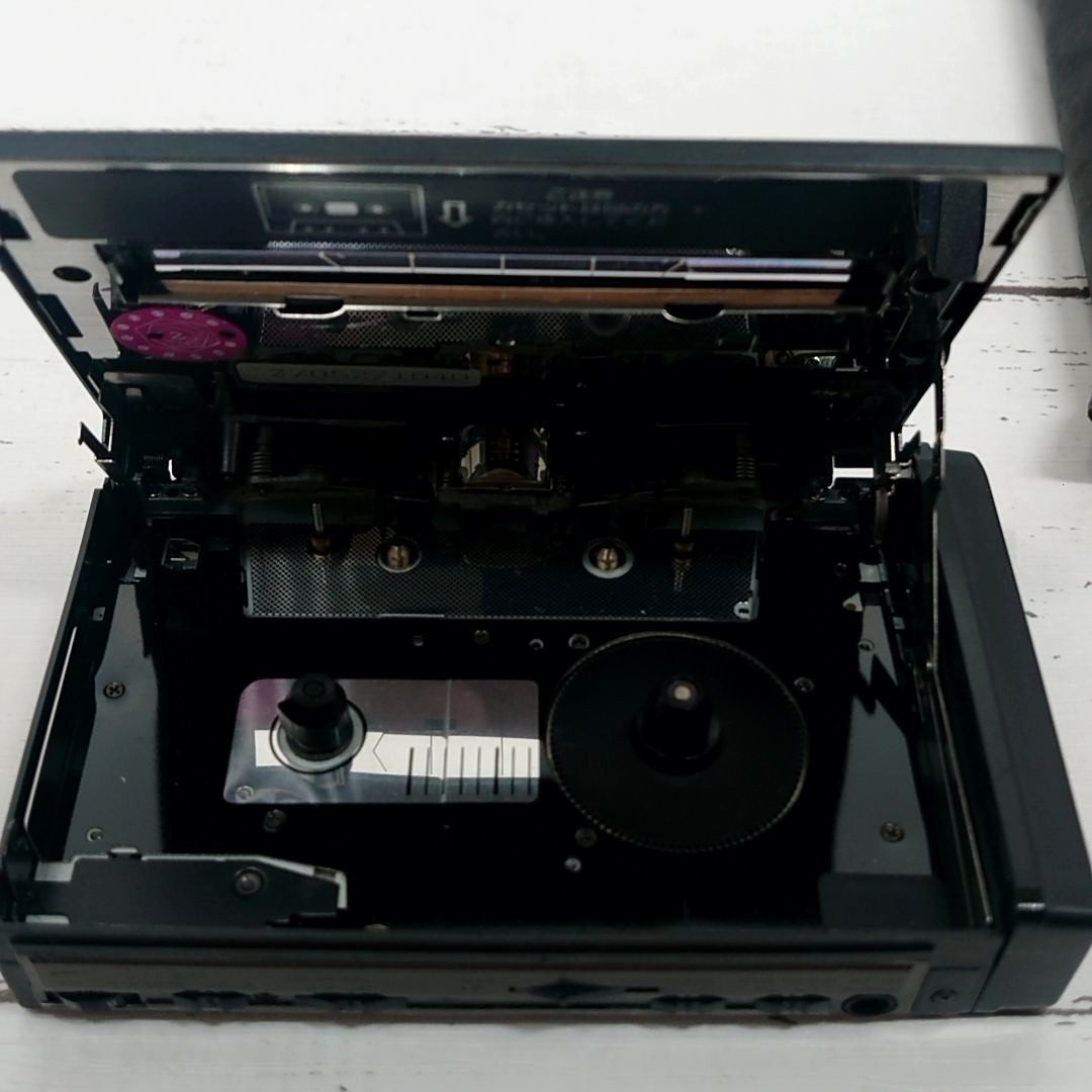 ジャンク】AIWA アイワ ポータブルカセットプレイヤー HS-PX10 AIWA