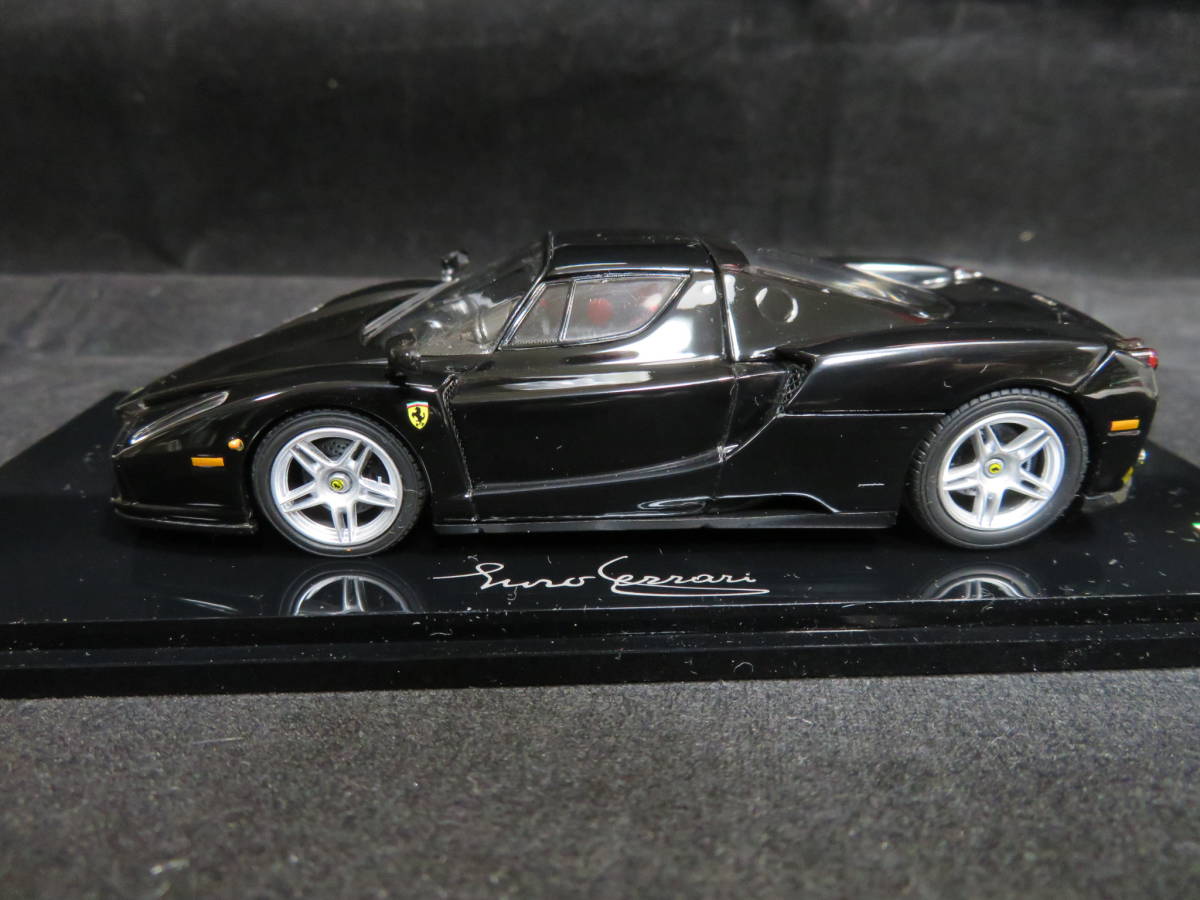 1/43　フェラーリ　エンツォ　ブラック