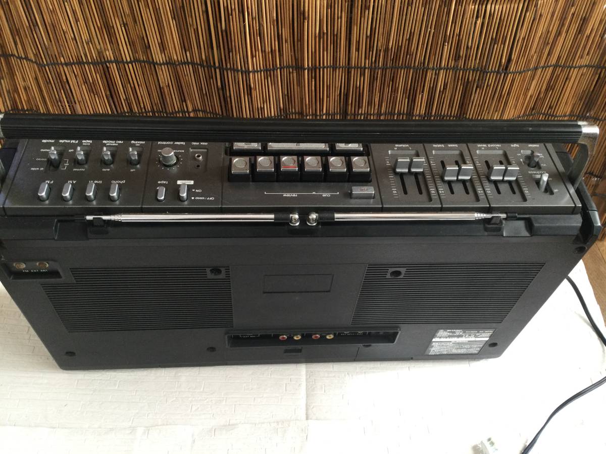 動作品 昭和ラジカセ SHARP SEARCHER GF-303SB 電源コード付き 大型