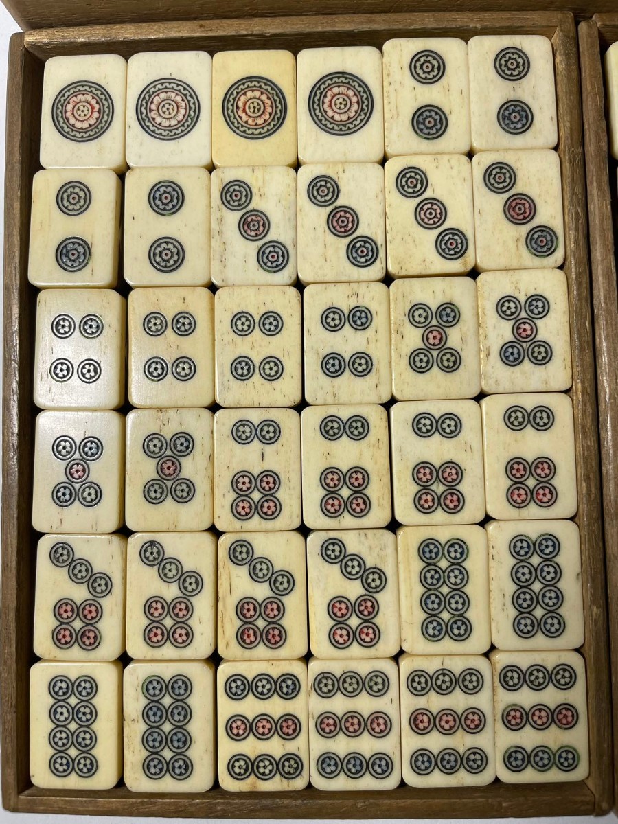 AS517 レトロ 麻雀牌 骨牌 背竹 古玩 中国 時代物 アンティーク 桐箱入