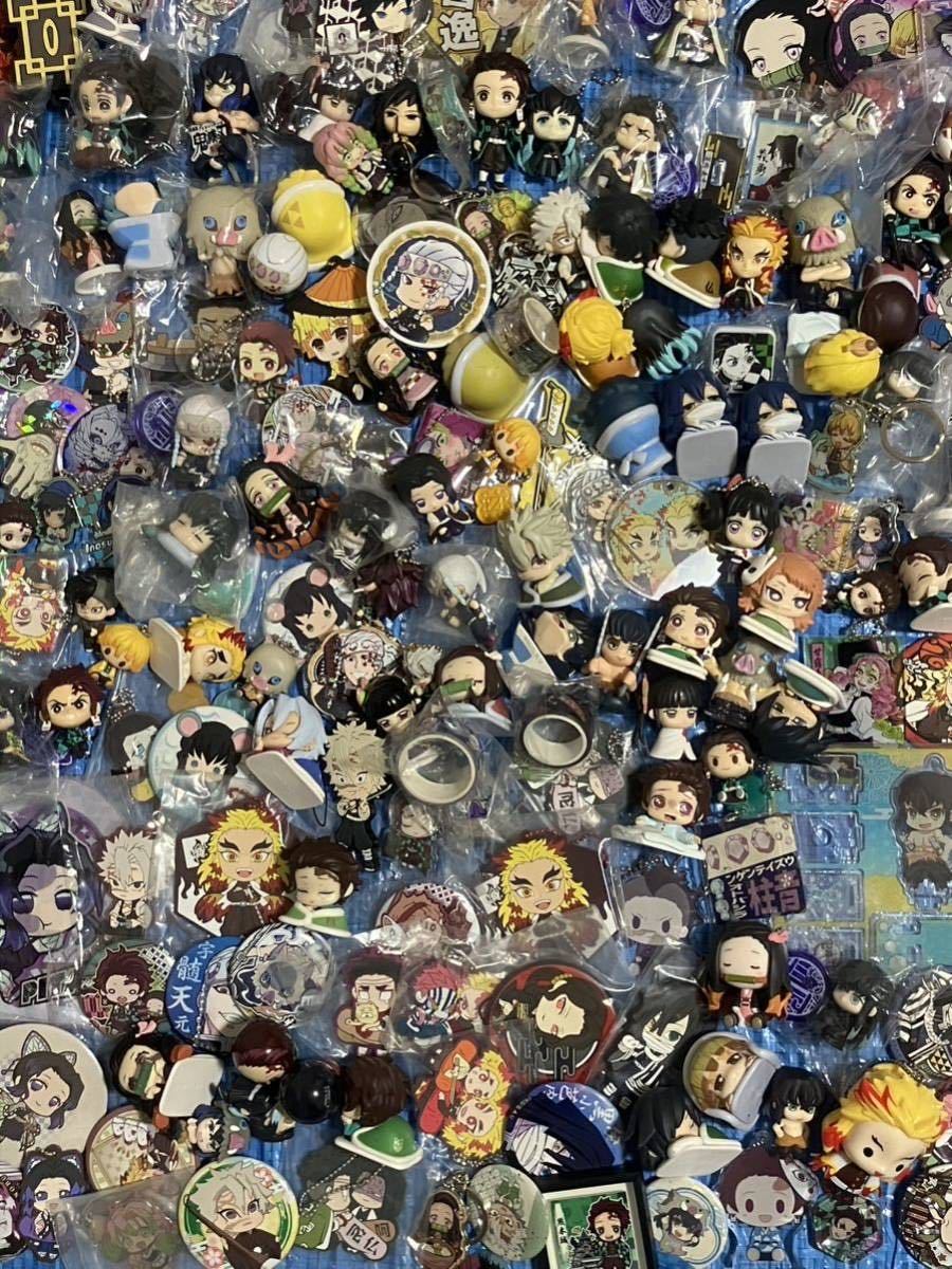 鬼滅の刃 アニメグッズセット ミニフィギュア 缶バッジ 煉獄杏寿郎 炭 