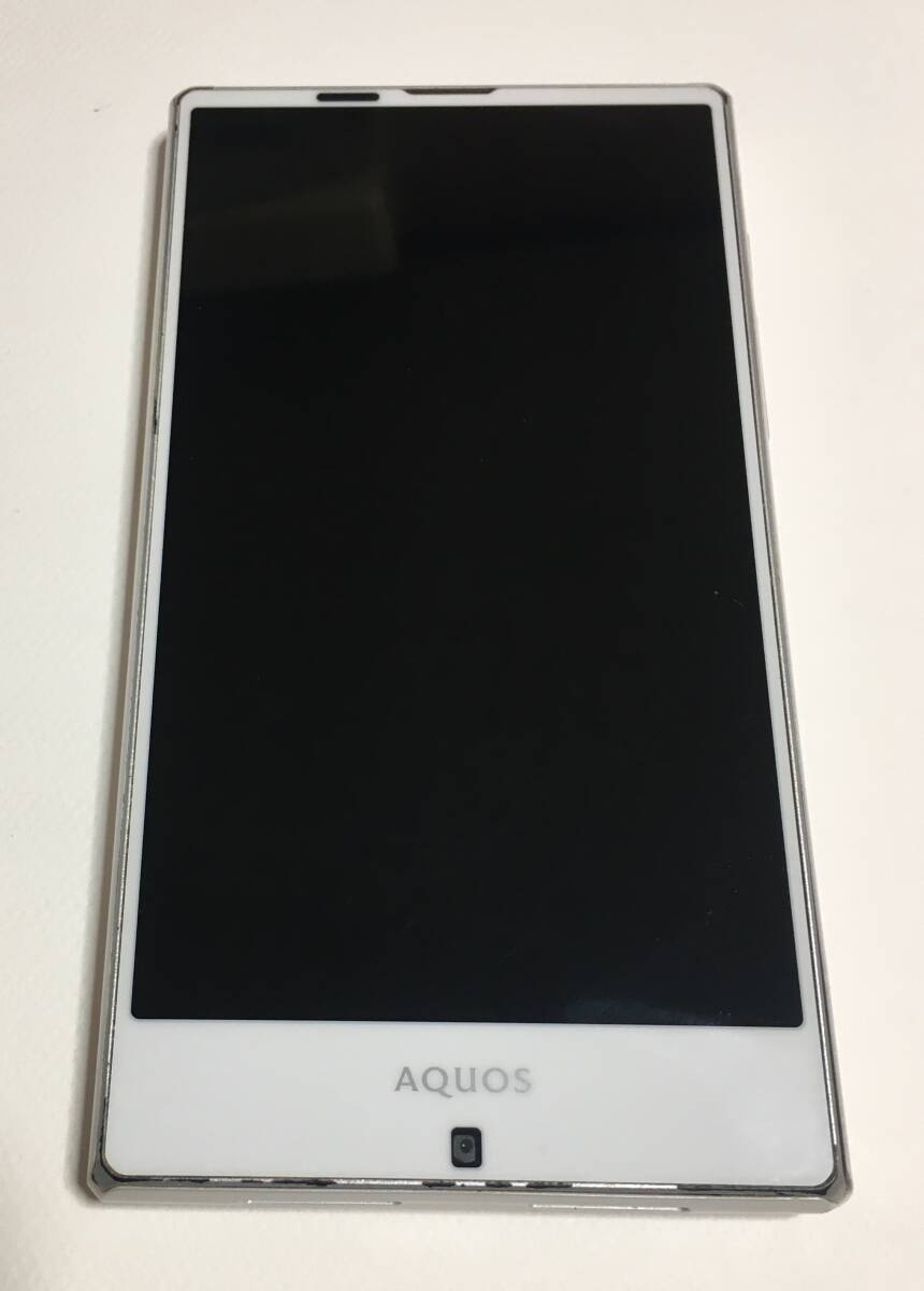 au SHV32 SHARP AQUOS SERIE ホワイト Android7 SIMロック解除済⑨(Android)｜売買された ...