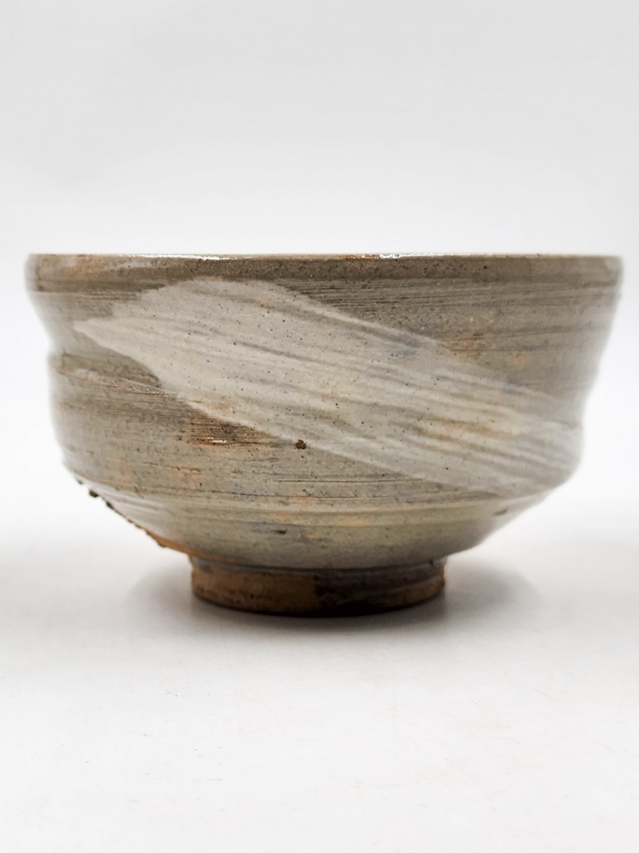 ＜茶道具＞ 出雲 【九代 長岡住右衛門(空味)】 『楽山焼 刷毛目 茶碗』 在印 桐共箱 真作保証 島根県 松江_4