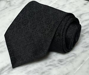 未使用品 770円～ ネクタイ ブラック 総柄