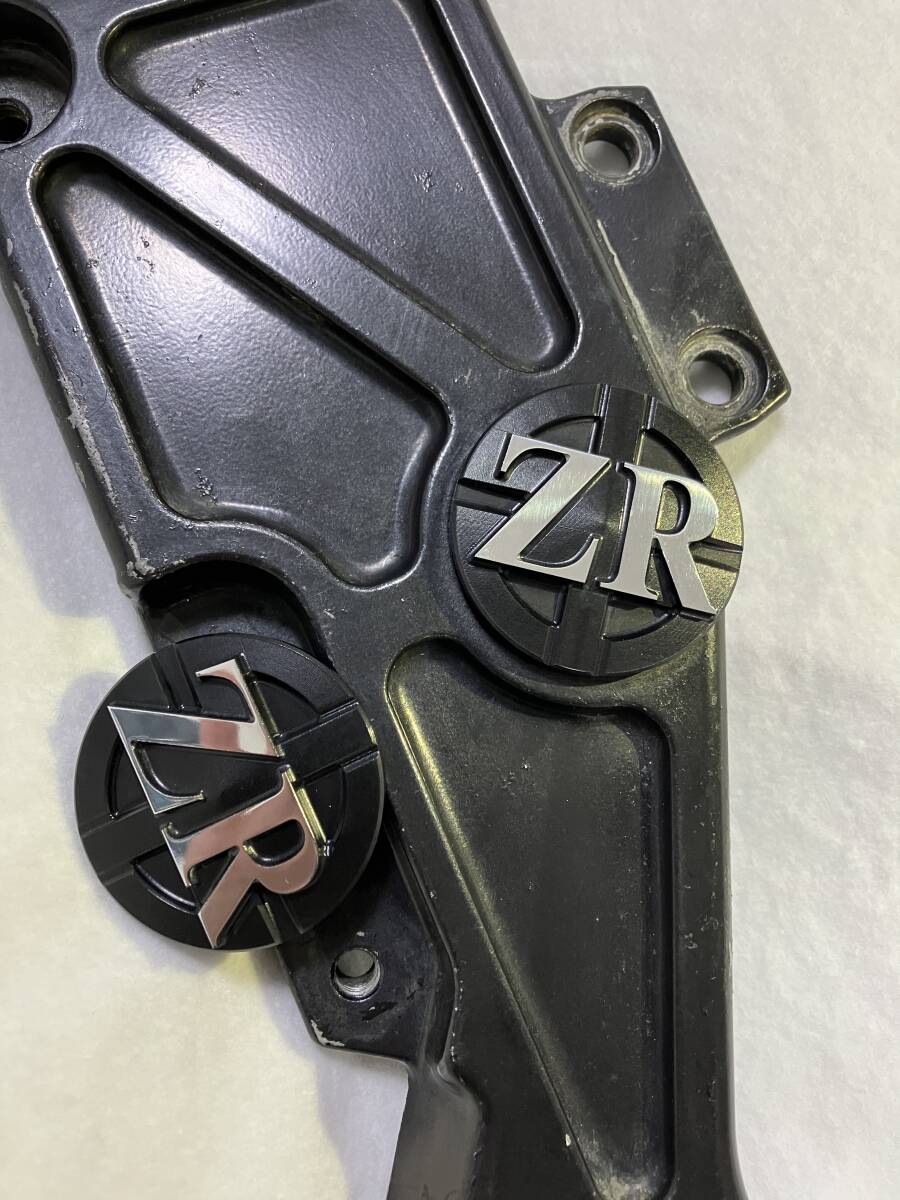 ゼファー400/xピボットプレート専用ホールプラグZRアルマイトブラック文字面研磨_1