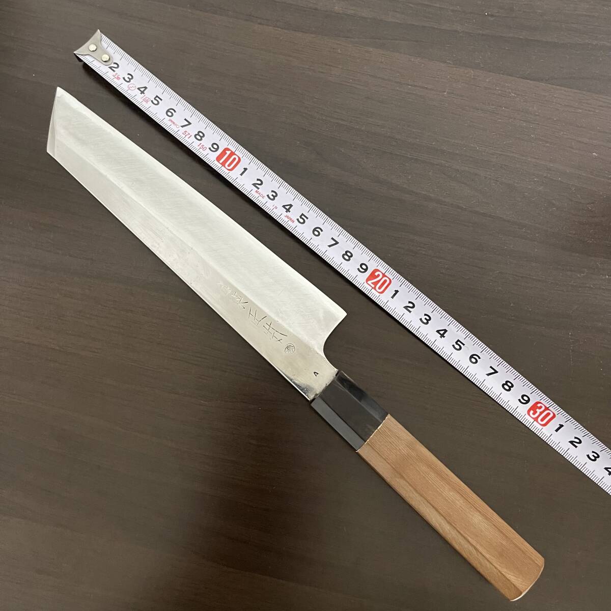 研ぎ済み 築地正本 万能 切付包丁 青鋼 霞焼 水牛八角柄 刃渡り21cm 柳刃 ケンムキ むきもの 板前 寿司 刺身 和包丁 片刃 日本料理 ...