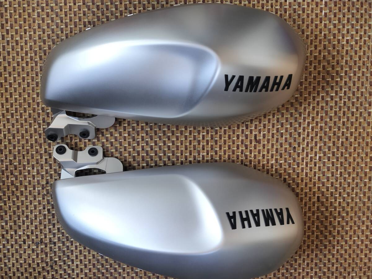 旧型xsr900用純正タンクカバー左右セット YAMAHA 純正 XSR155 用