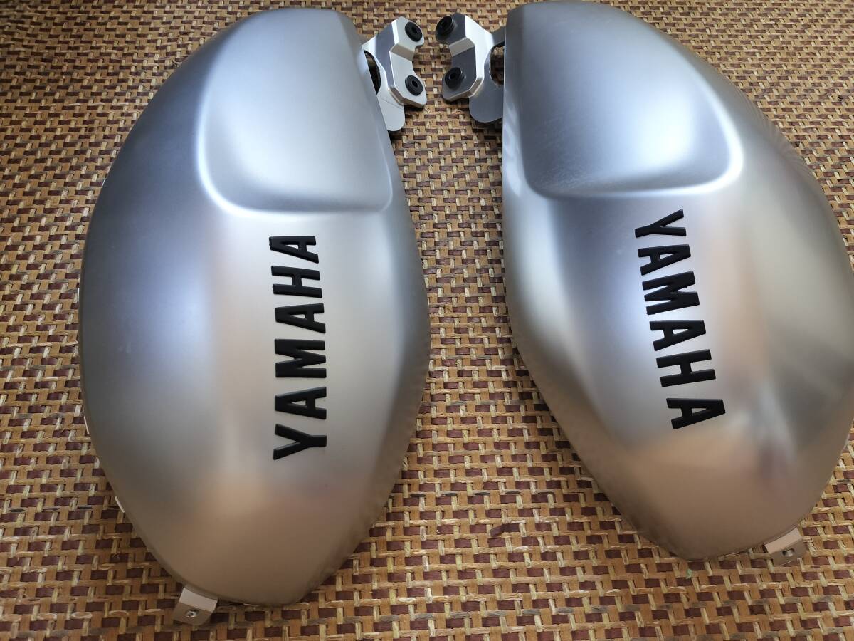 XSR155(XSR125)ヤマハ 純正 ノーマル タンクカバー 左右 セット
