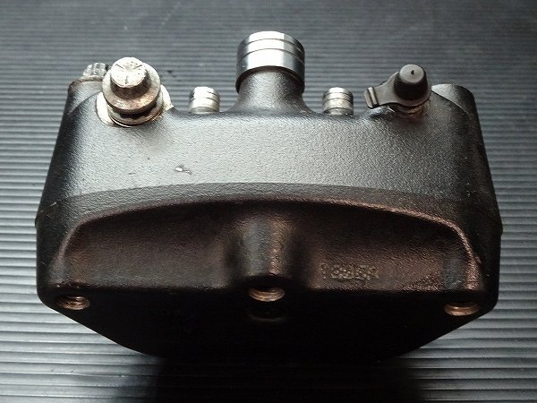 ツインカム フロントブレーキキャリパー ハーレー レッド フロント