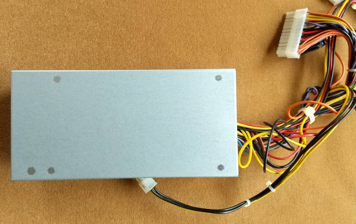 （送料込）PFC　300W電源　M-ATX用 TFX電源　Seasonic　SS-300TFX　 SATA 24ピン_5