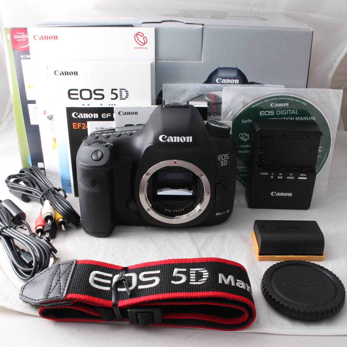 ☆新品級・ショット数150☆ Canon EOS 5D Mark III ボディ EOS5DMK3