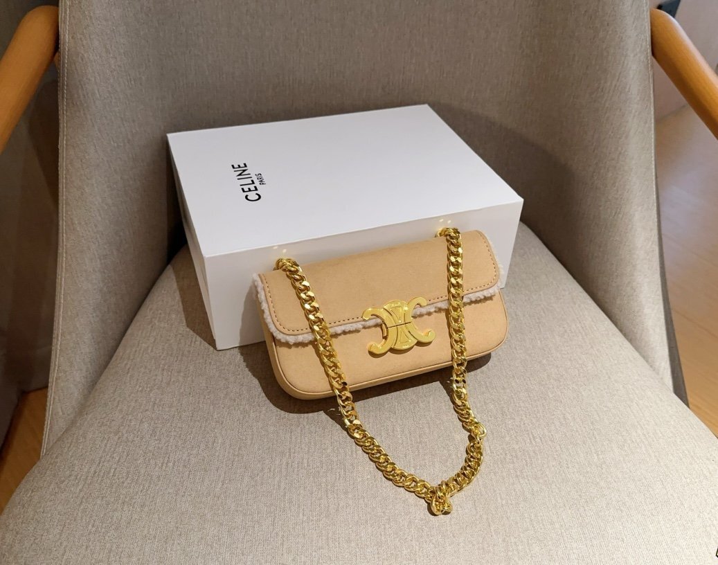 CELINE セリーヌ ショルダーバッグ ラムウール 1000円～ 【公式通販】