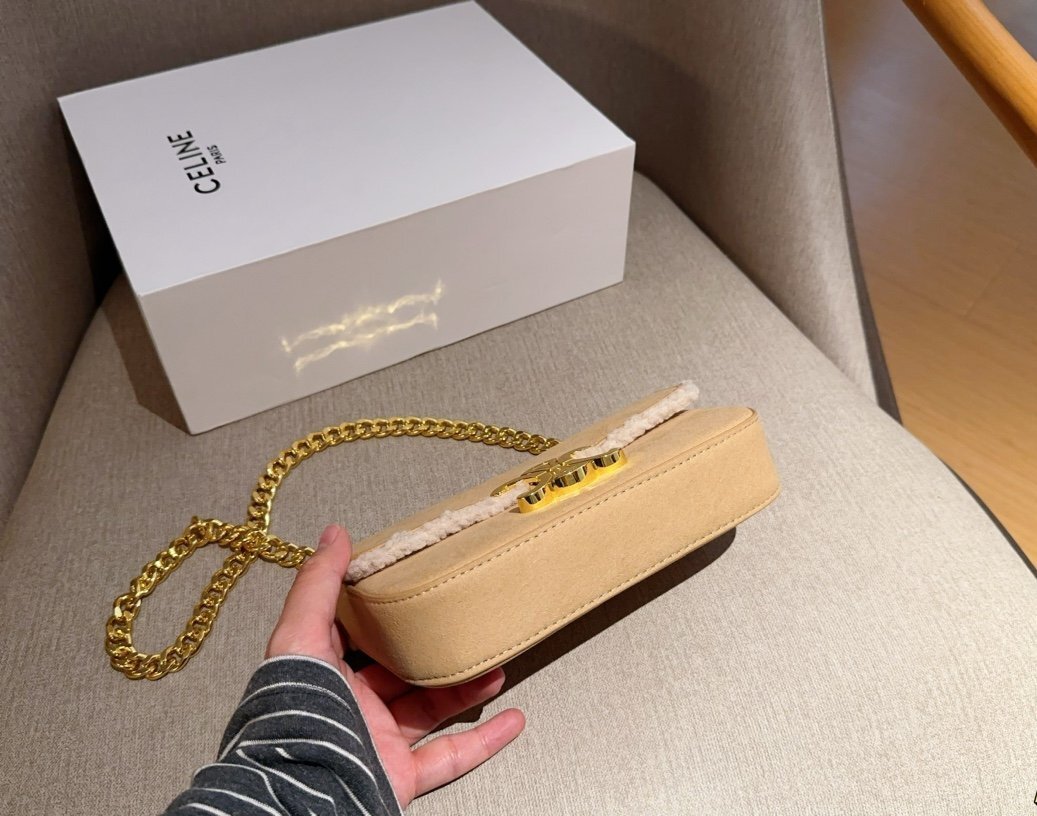 箱 CELINE セリーヌ ショルダーバッグ ラムウール 1000円～ 【公式通販】