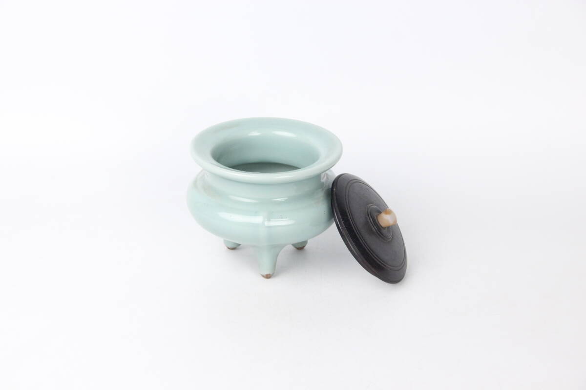 初代 加藤渓山 造 砧青磁香炉 蓋付 三足香爐 共箱 EJ15-2(青磁)｜売買