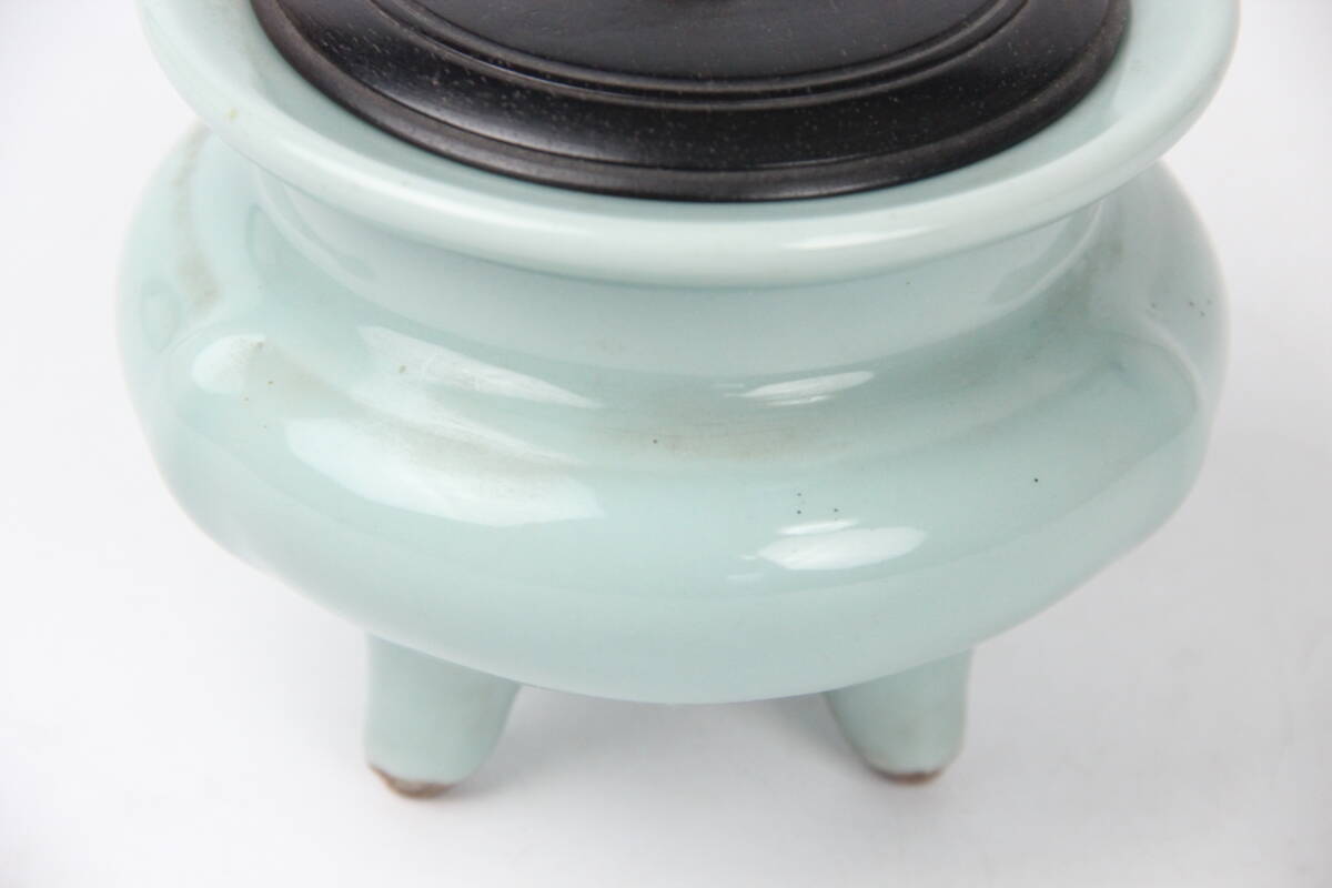 初代 加藤渓山 造 砧青磁香炉 蓋付 三足香爐 共箱 EJ15-2(青磁)｜売買