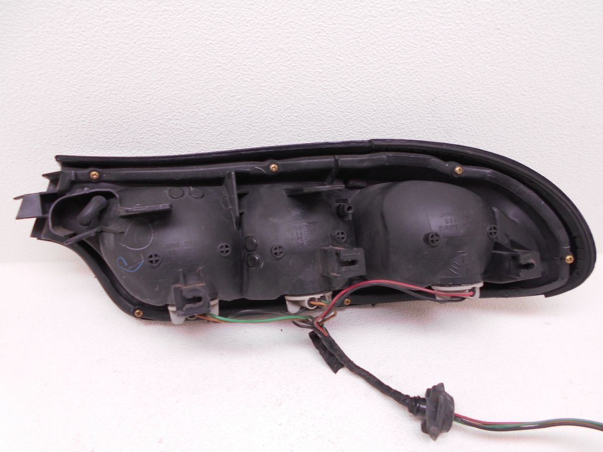 RX-7 FD3S 後期 リア テールランプ 左 中古 テールライト コンビランプ マツダ [1125] RX-7 FD3S - 1UPJ-61981536]RX-7(FD3S 後期型テールランプ左側(中古) RX