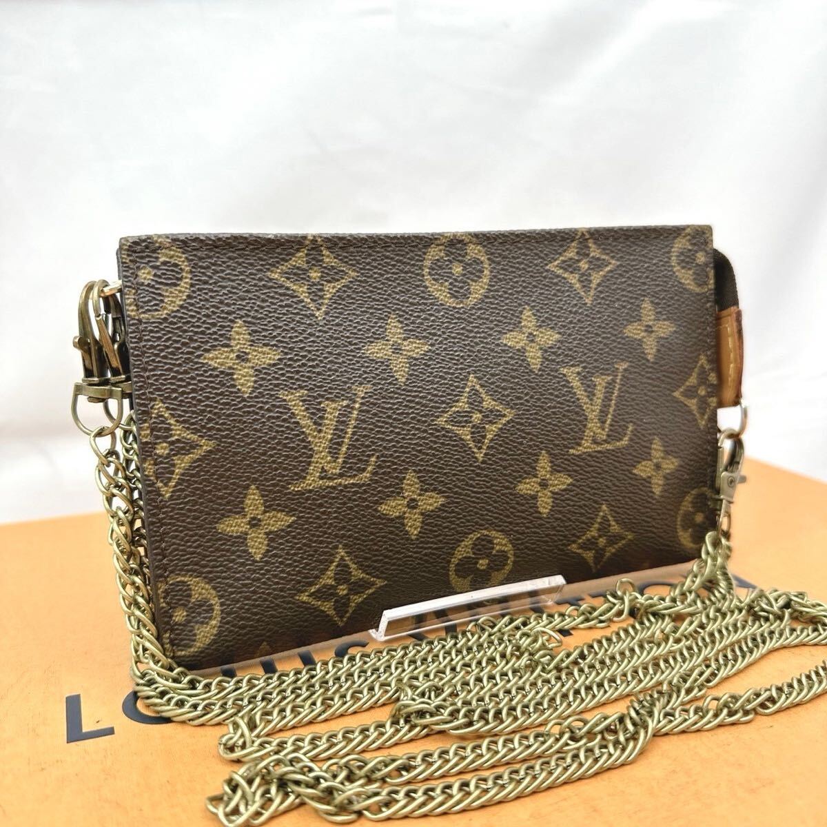 ルイ・ヴィトン ポーチ LV x TM モノグラム マルチカラー サングラス 