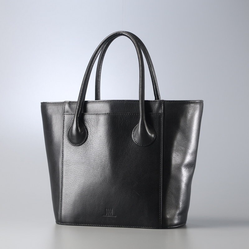 ISSEY MIYAKE】本革 レザー トートバッグ ハンドバッグ TI4949 