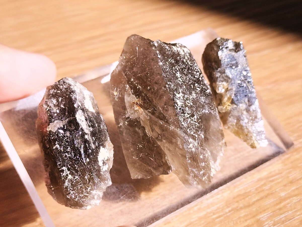 広島県江田島市江田島町大須 煙水晶 特大結晶片 国産鉱物 鉱物標本