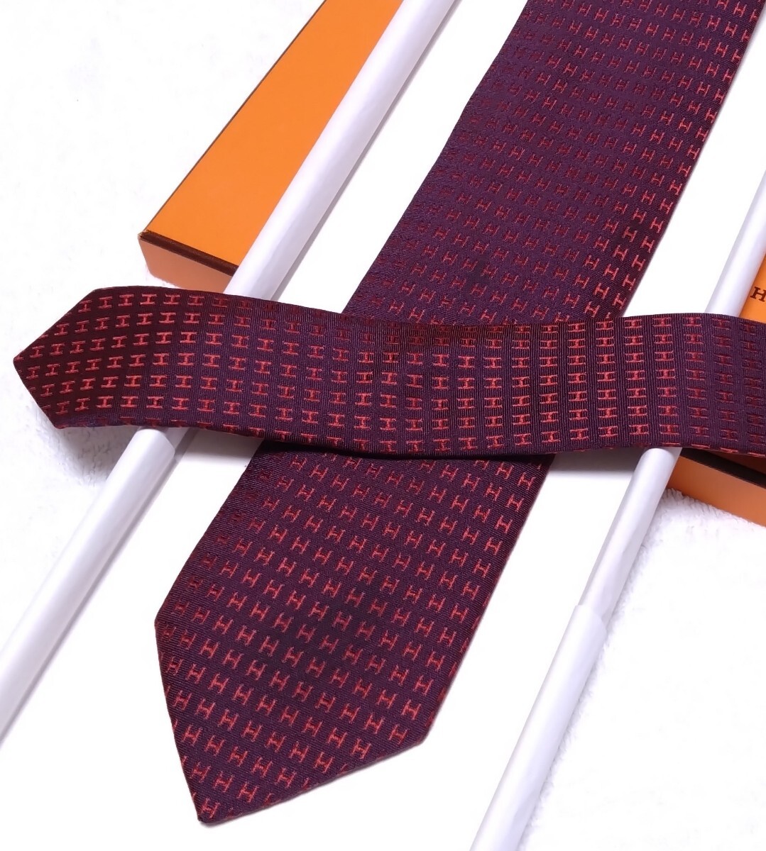 超美品【HERMES】エルメス／お箱付き／ネクタイ／ファソネライン