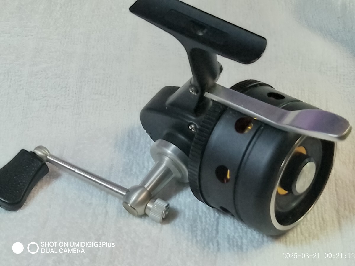 トライアングル アンダースピンキャストリール 　TU-01_1