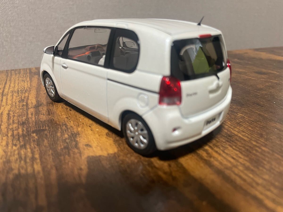 トヨタ ポルテ　070 ホワイトパールクリスタルシャイン　1/30色見本ミニカー非売品 カラーサンプル_3