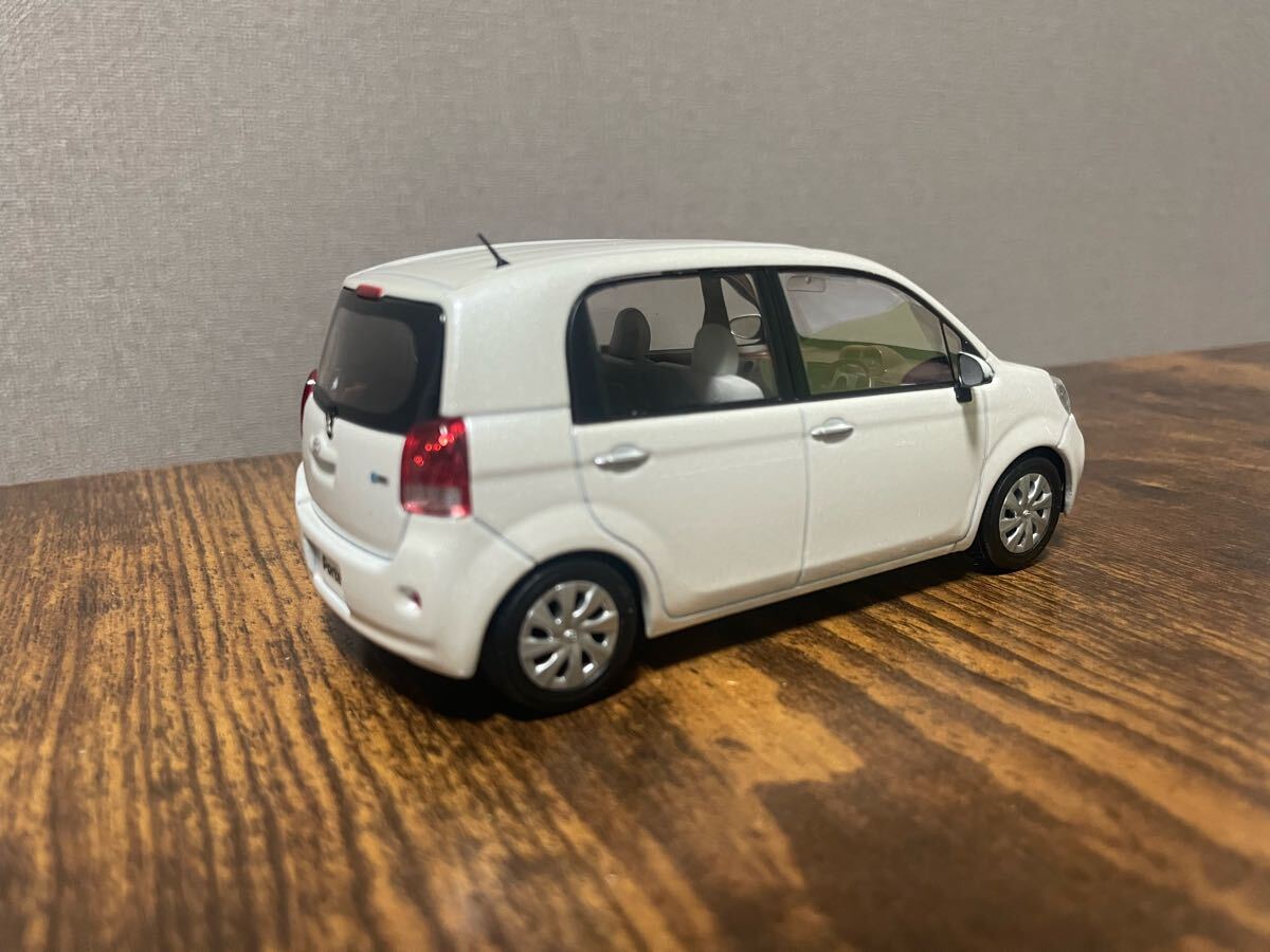 トヨタ ポルテ　070 ホワイトパールクリスタルシャイン　1/30色見本ミニカー非売品 カラーサンプル_4