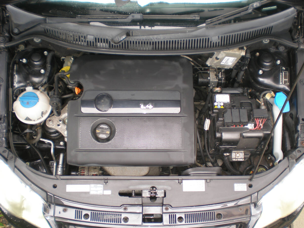 VW ポロ 9N 人気の黒 走行距離40500km_6