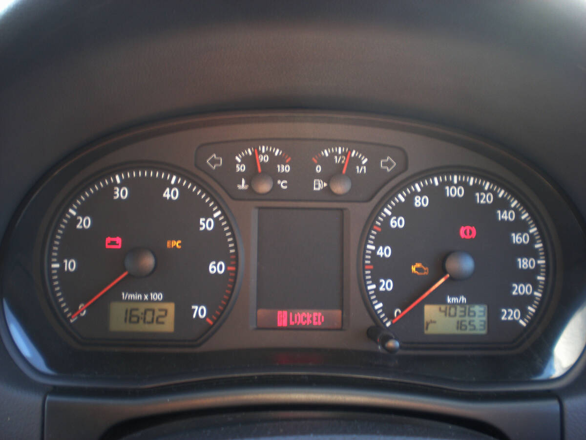 VW ポロ 9N 人気の黒 走行距離40500km_7