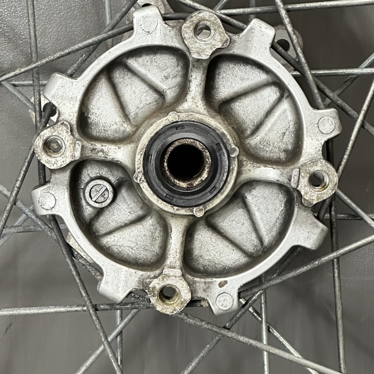ホンダ XR250モタード? 純正ハブ EXCEL エキセルリム換装 リア