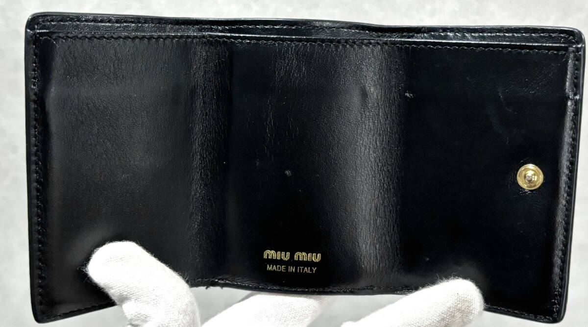 h321☆1円～中古現状品【MIU MIU 三つ折り財布】クロコ 型押し ボタン