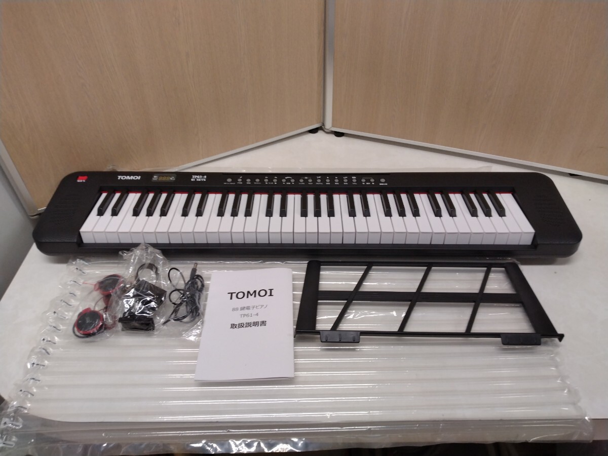 ☆ 電子ピアノ 61鍵 TOMOI TP61-4 音色・リズム 200種 60デモ曲 録音・再生対応 AC・電池対応可 軽量キーボード 動作確認済み 中古美品_1