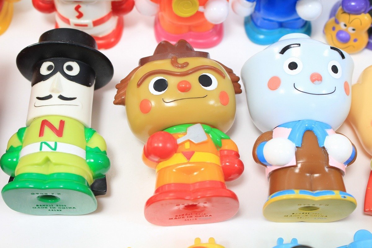 アンパンマン バイキンマン しょくぱんまん ドキンちゃん フィギュア