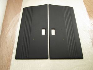 ジムニーSJ30、JA11ＦドアRサイドパネル黒レザー張り、左右SET。難燃