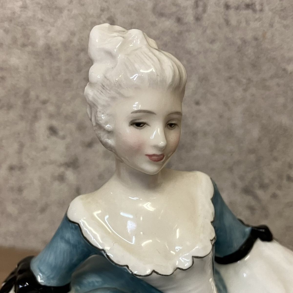 〇C410-P4-848 ROYAL DOULTON ロイヤルドルトン THE LOVE LETTER