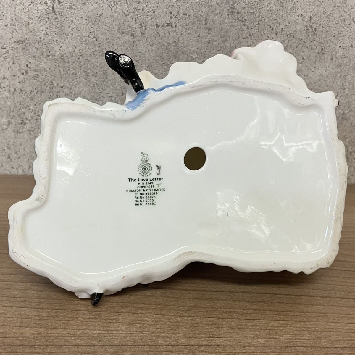 〇C410-P4-848 ROYAL DOULTON ロイヤルドルトン THE LOVE LETTER