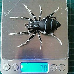 蜘蛛のウィードレスルアー 70mm 7g 黒 検)珍品 Ｂ級ルアー 雷魚 スナッグプルーフ　マン