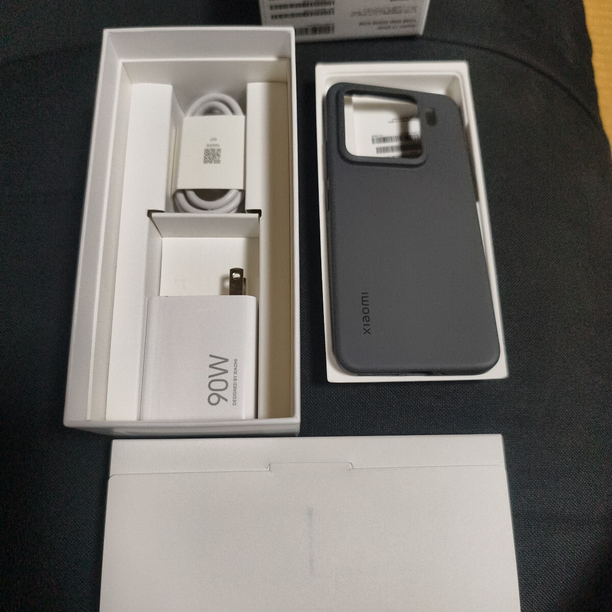 Xiaomi 15 12GB/256GB ホワイト☆ 国内版☆使用感少ない美品☆_6