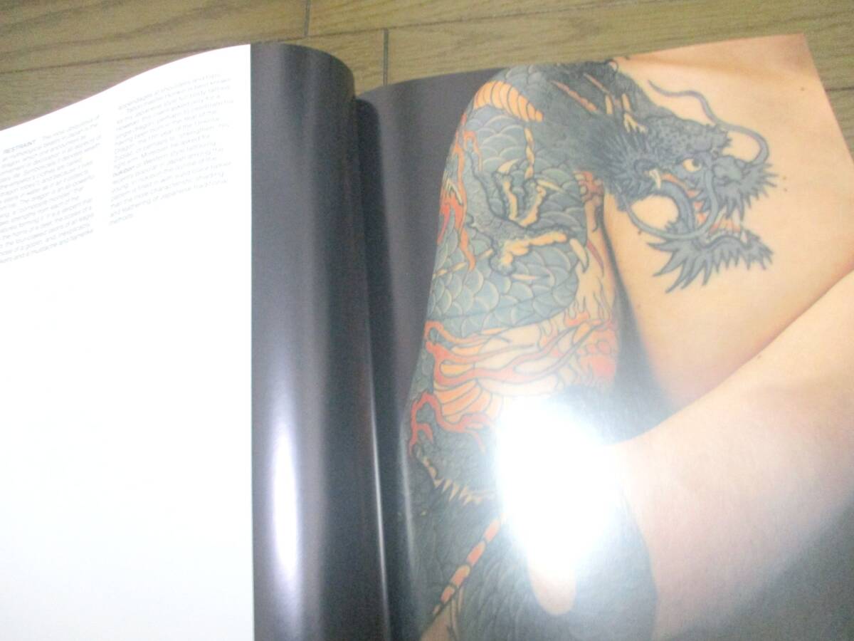 希少　参考書　洋書　タトゥー写真集 本 刺青 デザイン 和彫り バイオ　ほか 日本の入れ墨 写真集【洋書 大型本】◇book 本 写真集 二代目 彫よし