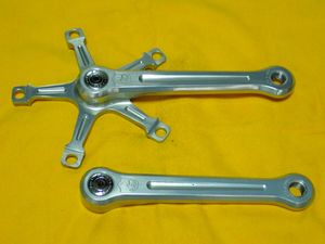 カンパニョーロスーパレコードロードクランクセット　溝有　167.5mm　クランクキャップ付