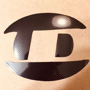 高品質！リアルカーボン UD トラック エンブレム ステッカー マグネットタイプ。