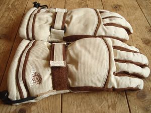 送料無料！　美品！ 　★　ellesse エレッセ！　内装暖か！　Lサイズ！　スキー＆スノボ