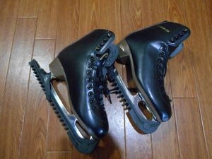 フィギュアスケート靴、HEAD製男性用　２６．５エッジ　パターン９９