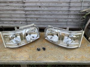 ◆◇ハイエース ２００系２型ヘッドライト左右◇◆