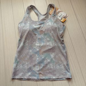 ブラトップ　スポーツインナー　アツギ 新品　サイズM ヨガ　ピラティス　ホットヨガ　フ