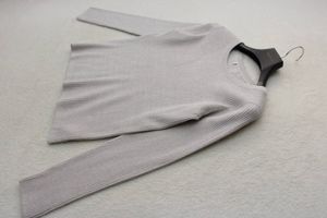 7379 新品 ラメリブニットカットソー グレーＦサイズ 定価￥5,940税込み