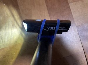 Cateye 200ルーメン USB充電式ライト VOLT200 少々訳あり